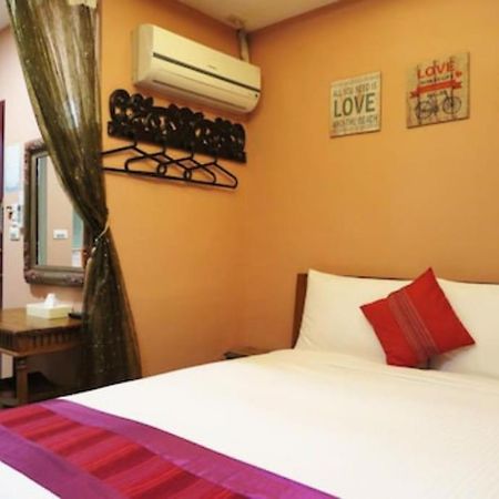 Dharmatala Inn Calcutta Extérieur photo